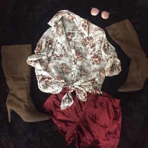 Floral Button Down / Tie up Blouse Size M/L